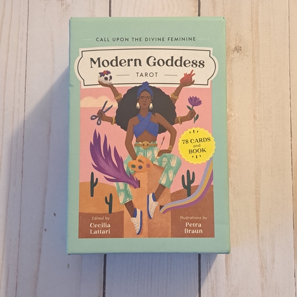 Modern Goddess Tarot Deck By Cecelia Lattari - Picture 1 of 9